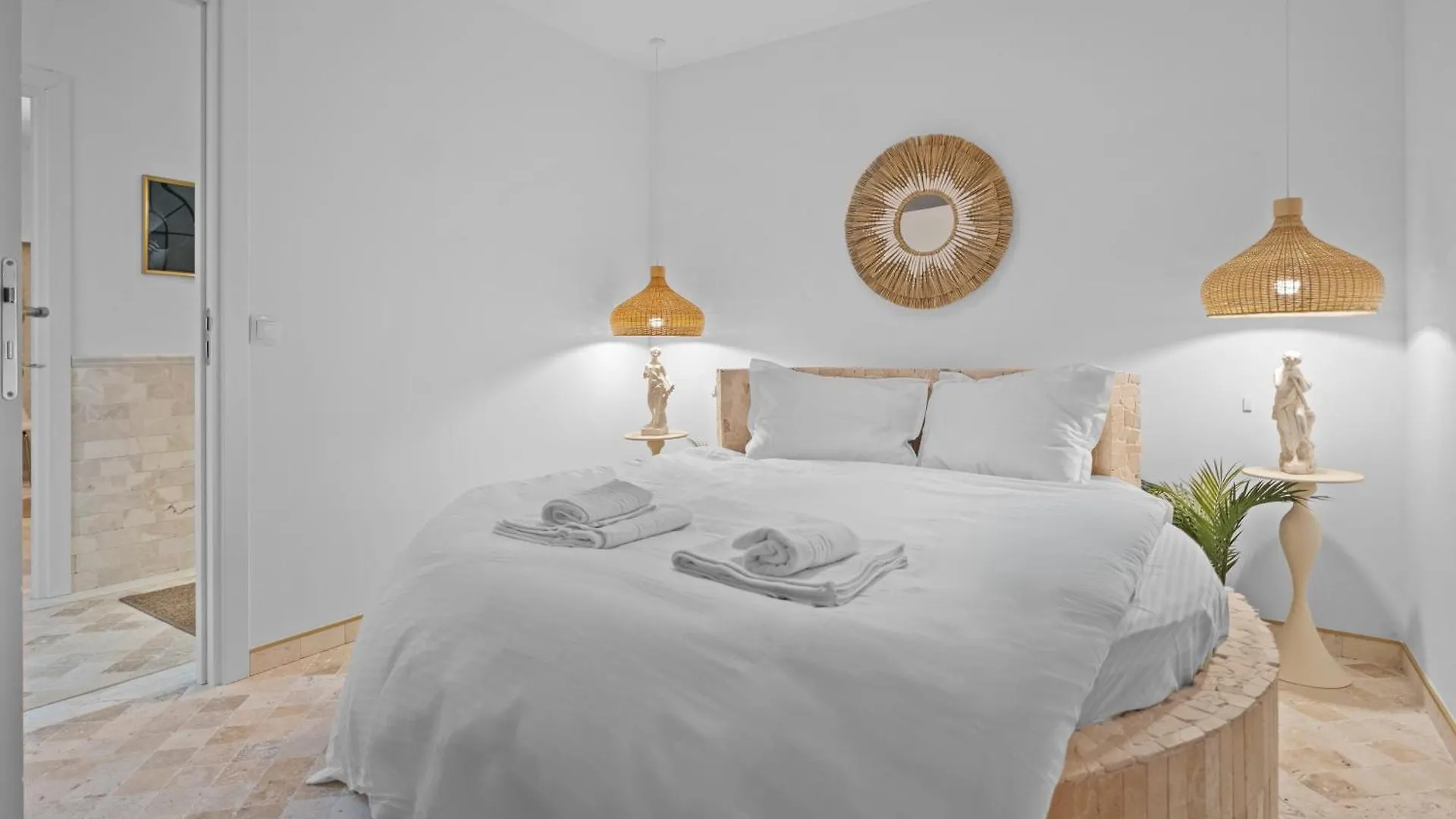Apartament Santorini White Experience Bukareszt 0*,  Rumunia