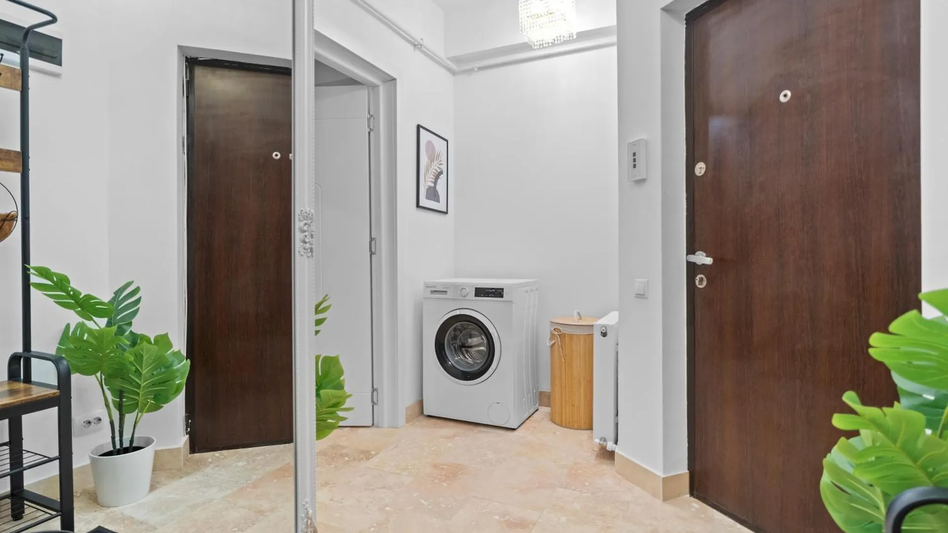 Santorini White Experience Apartment Bucharest
