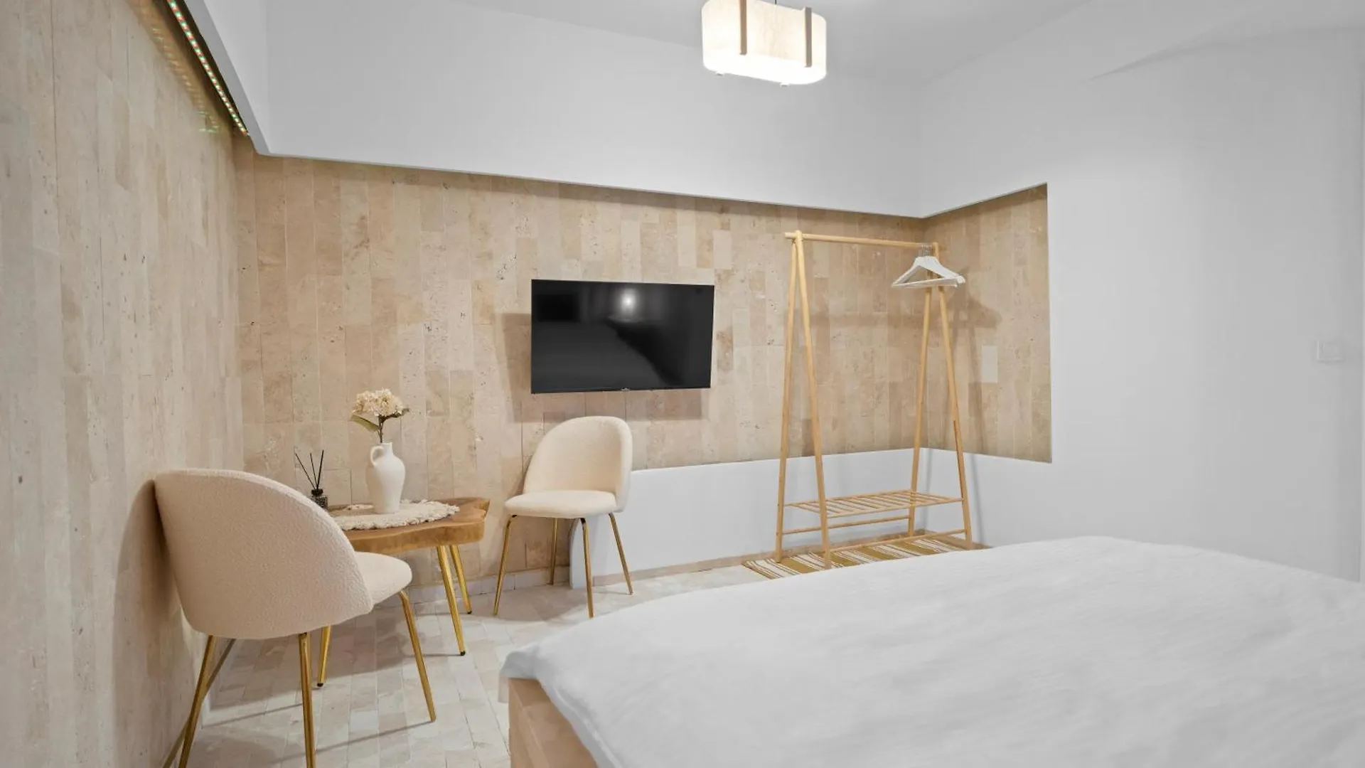 Santorini White Experience Apartment Bucharest