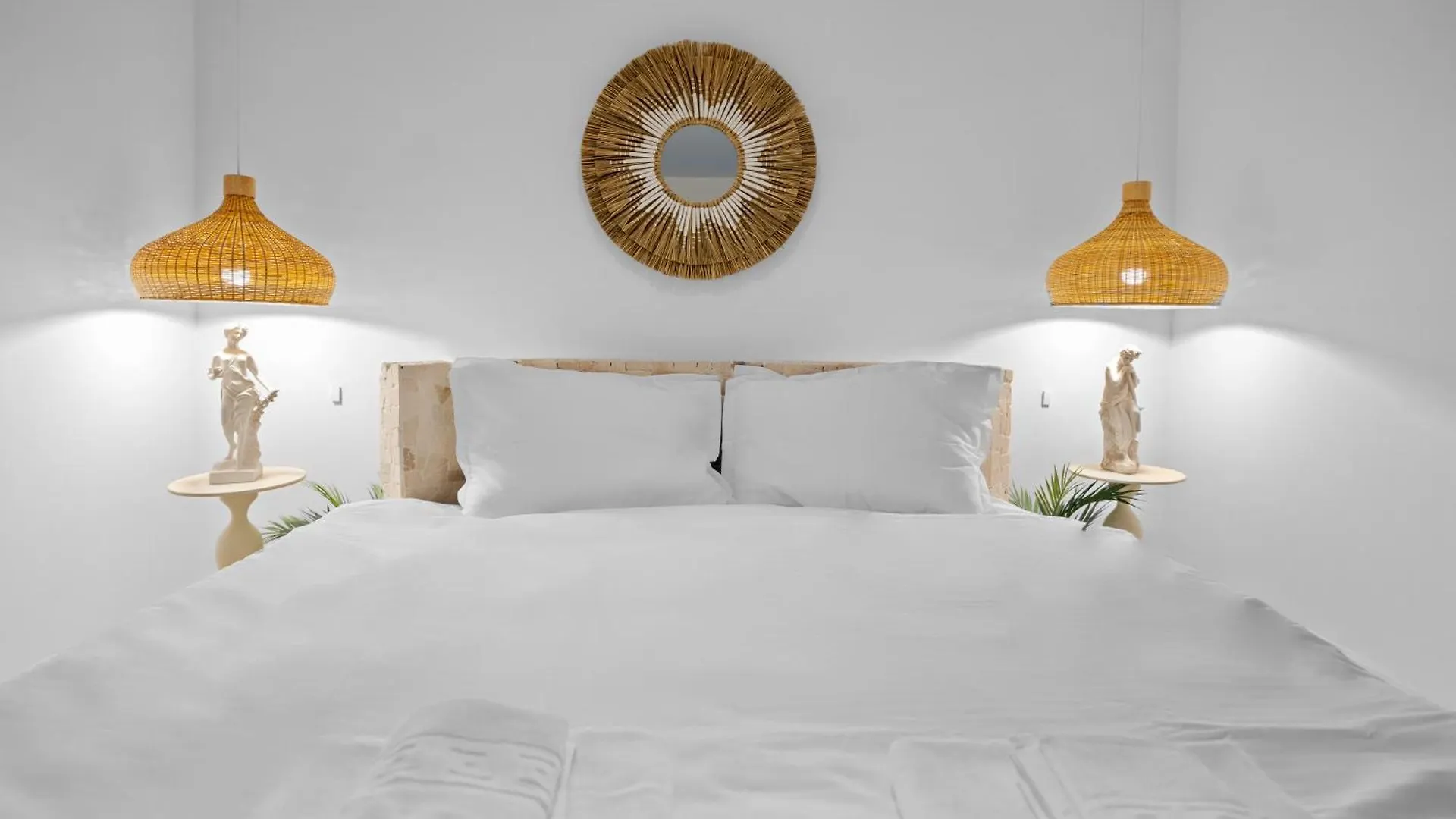 Santorini White Experience Apartment Bucharest